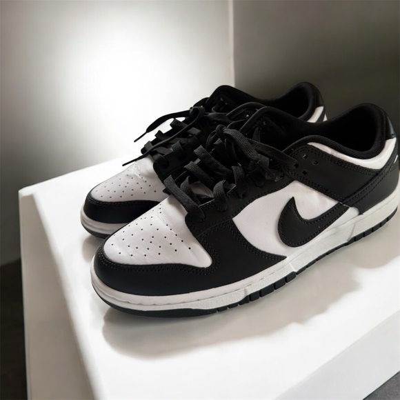 Nike Dunks - Picture 1 of 6